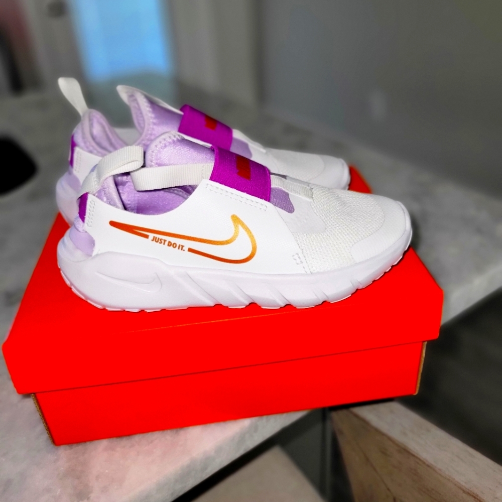 Little girls Nike slip ons